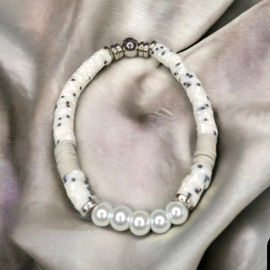 Heishi Five Pearls
